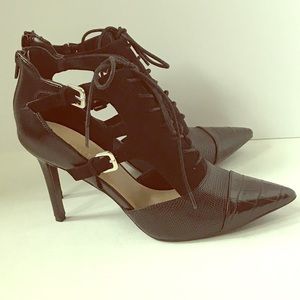 New Nine West lace up Pumps sz 8.5